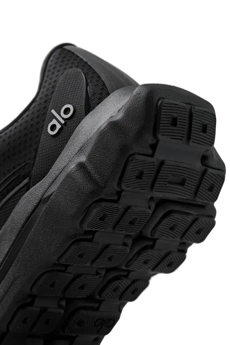 Alo Runner Sneaker Black -Preorder Boostclub