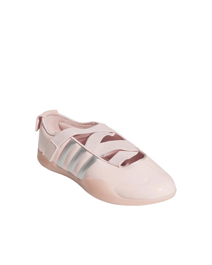 Pink shoe with three gray stripes on a white background